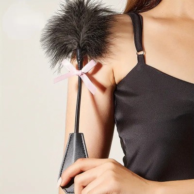 Feather Crop Love Market Black Feather Crop Love Market Black