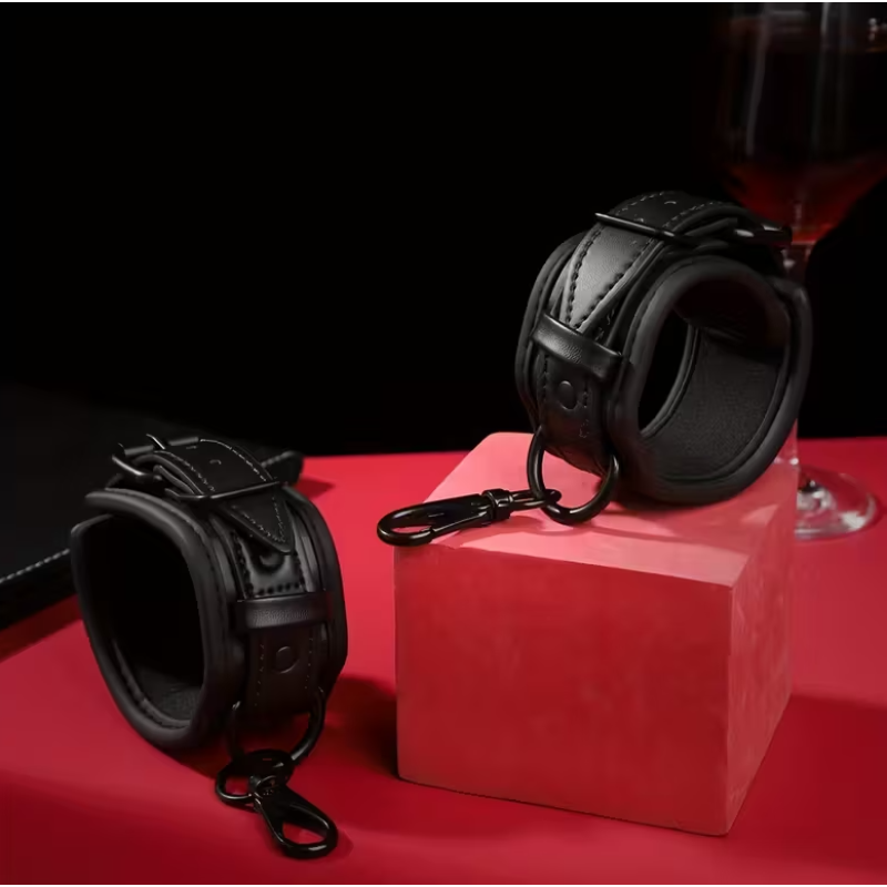 Δερμάτινες Χειροπέδες Love Market Sorre Μαύρες