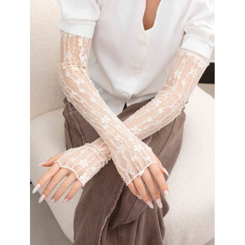 Love Market Floral Lace Gloves Nude Gloves