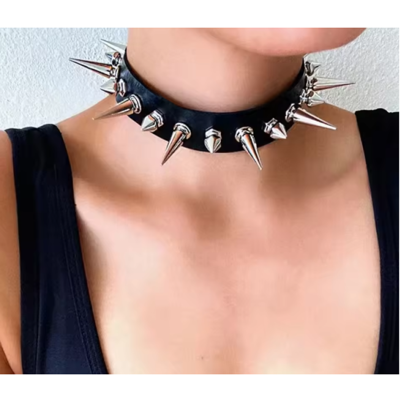 Collar with Spikes Love Market Black