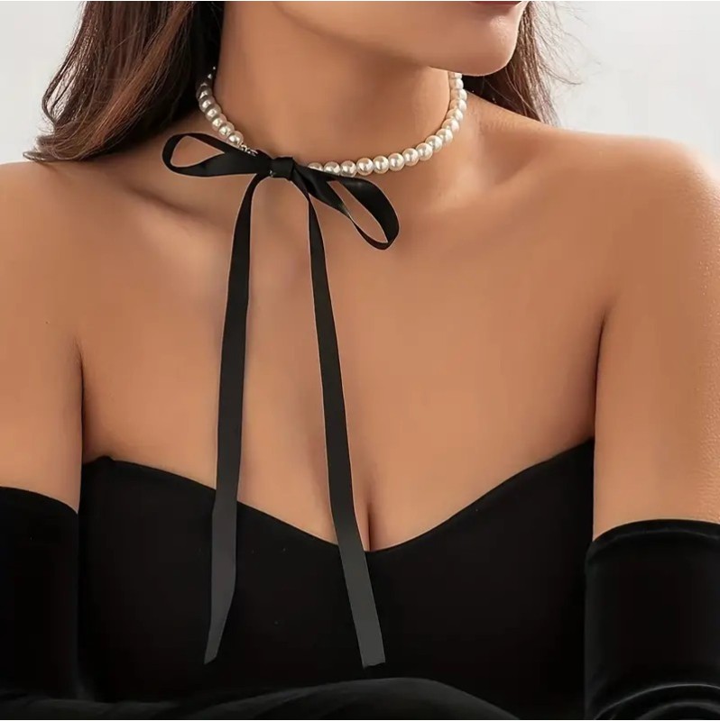 Pearl Choker with Black Bowknot