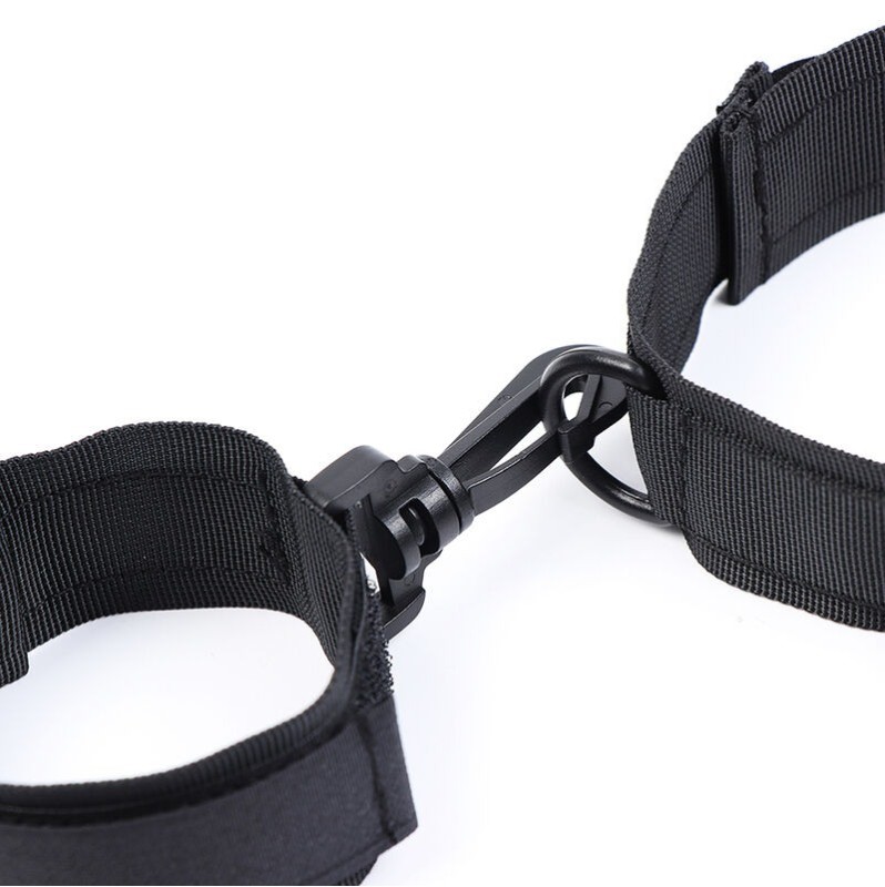 Collar With Handcuffs Ohmama Black