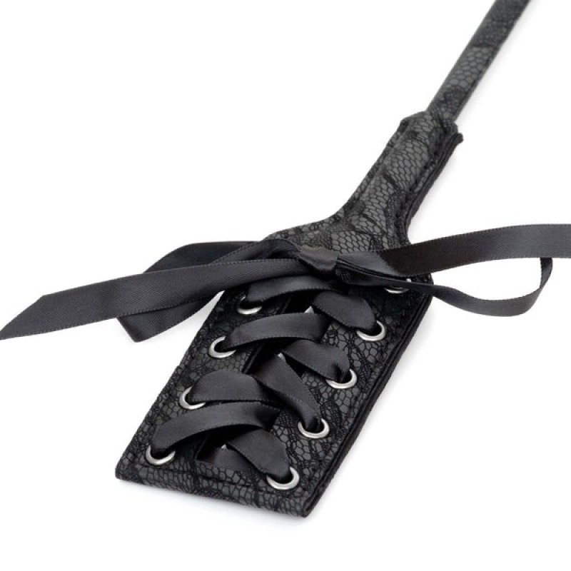 Toyz4lovers Βίτσα με Φτερό Sensual Tickler Toyz4lovers Μαύρη Μαστίγια & Paddles