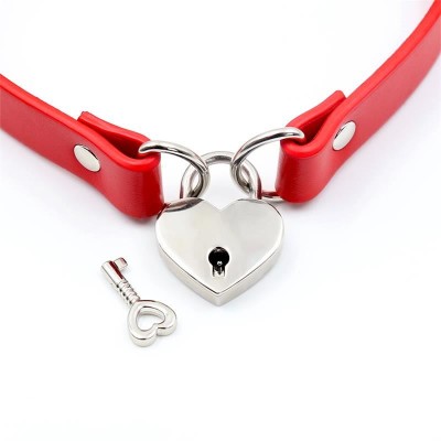 Collar Cinderella with Heart Lock Red
